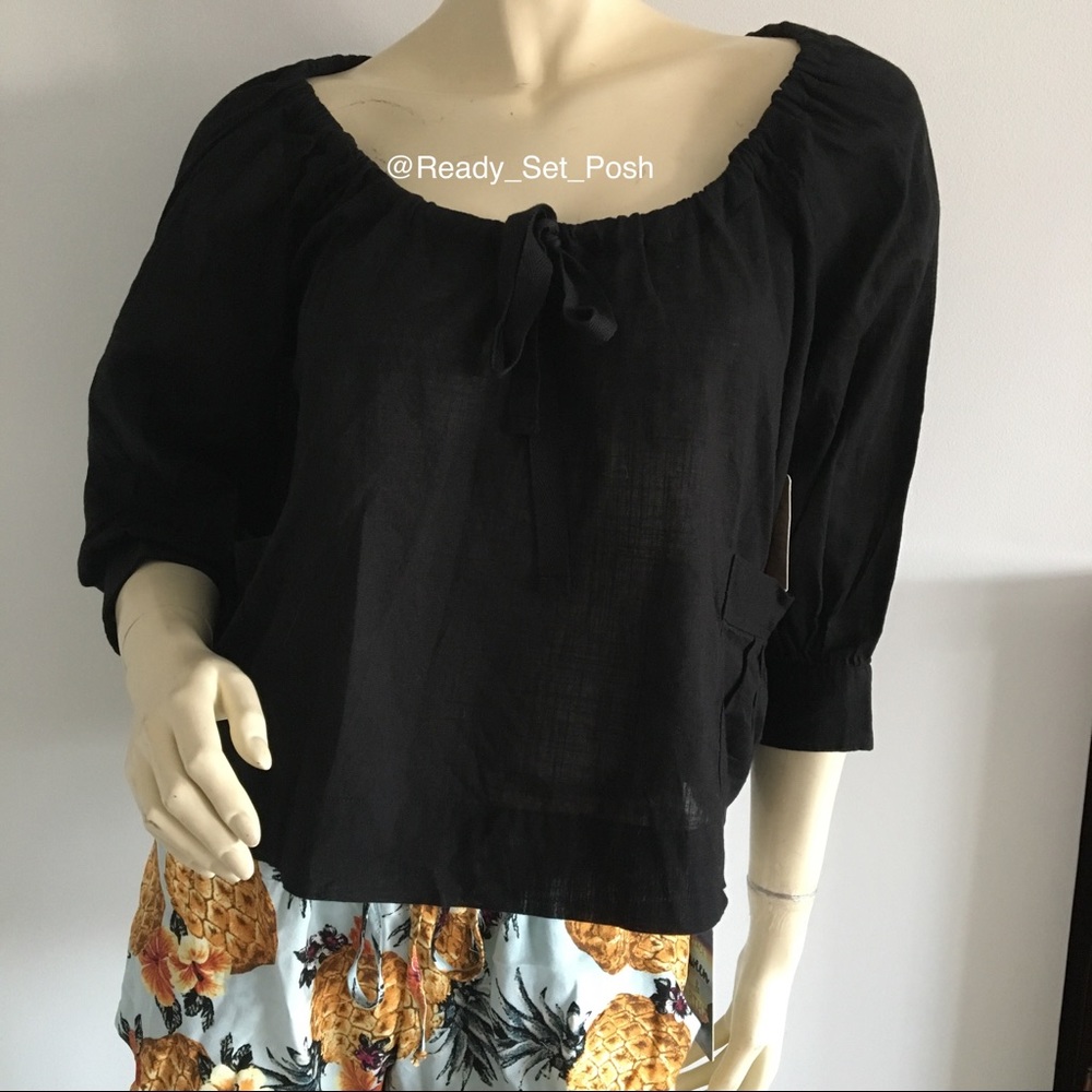 Free People black quarter sleeve top with pockets